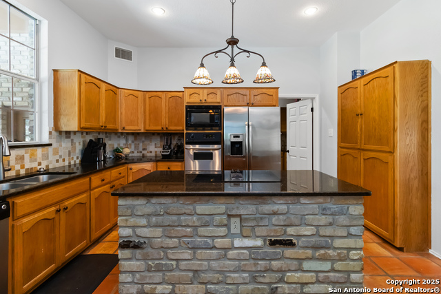 Image 11 of 47 For 230 Montwood