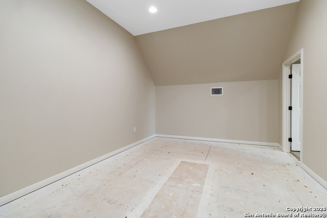 Image 39 of 47 For 230 Montwood