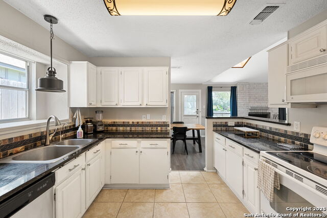 Image 16 of 45 For 2700 Hillview