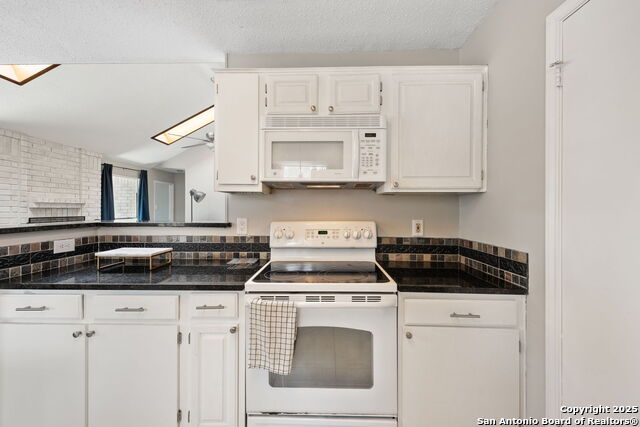 Image 17 of 45 For 2700 Hillview
