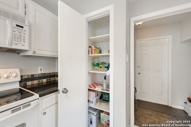Image 18 of 45 For 2700 Hillview