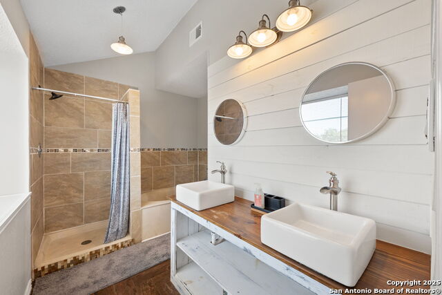 Image 30 of 45 For 2700 Hillview