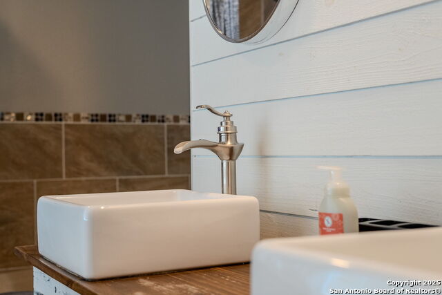 Image 31 of 45 For 2700 Hillview