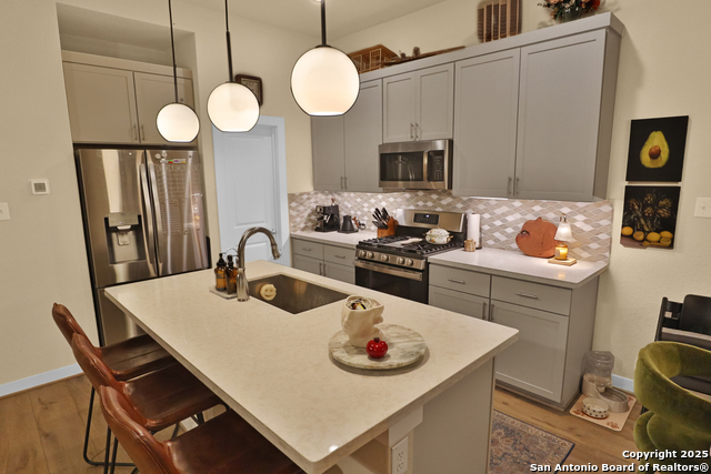 Image 6 of 25 For 6446 Babcock Rd. 19