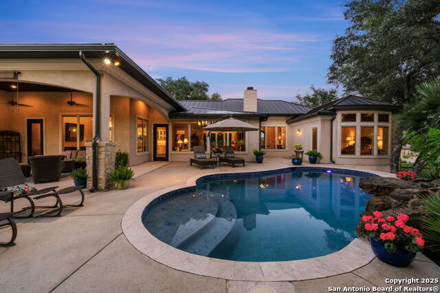 Listing photo id 9 for 324 Menger Springs