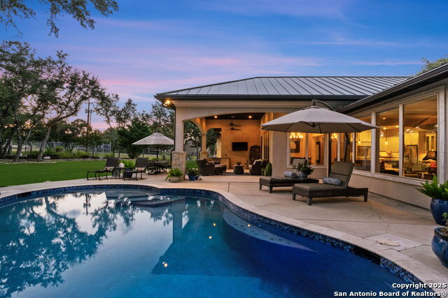 Listing photo id 10 for 324 Menger Springs