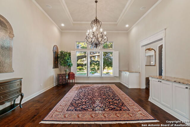 Listing photo id 17 for 324 Menger Springs