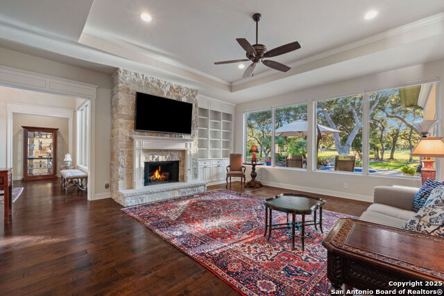 Listing photo id 20 for 324 Menger Springs