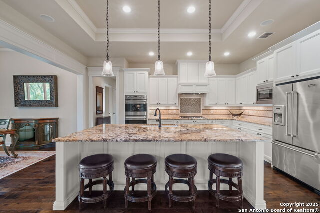 Listing photo id 22 for 324 Menger Springs