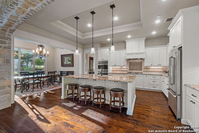 Listing photo id 23 for 324 Menger Springs