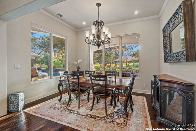 Listing photo id 24 for 324 Menger Springs