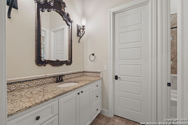 Listing photo id 31 for 324 Menger Springs