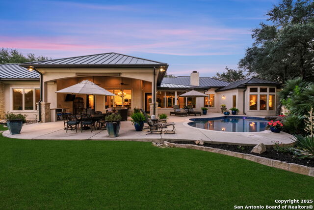 Listing photo id 2 for 324 Menger Springs