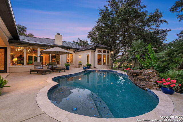 Listing photo id 41 for 324 Menger Springs