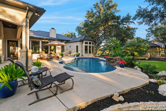 Listing photo id 44 for 324 Menger Springs
