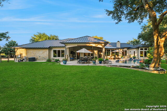 Listing photo id 51 for 324 Menger Springs