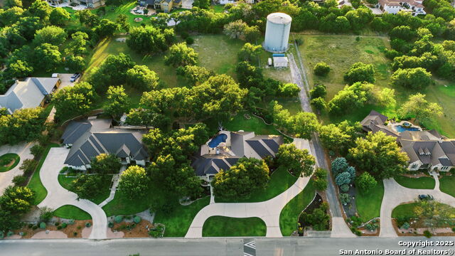 Listing photo id 4 for 324 Menger Springs