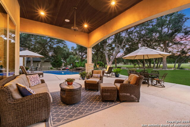 Listing photo id 67 for 324 Menger Springs