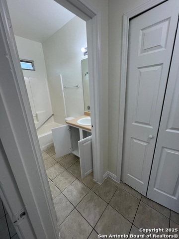 Image 4 of 4 For 521 Dukeway  1