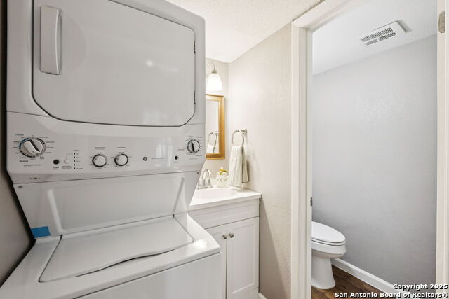 Image 15 of 19 For 9915 Powhatan Dr  E1