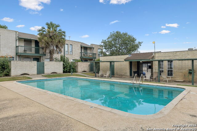 Image 18 of 19 For 9915 Powhatan Dr  E1