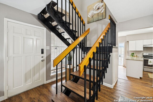 Image 9 of 19 For 9915 Powhatan Dr  E1