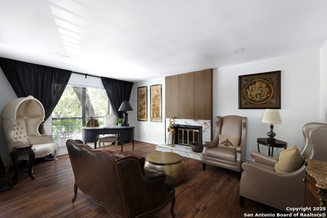 Listing photo id 0 for 14106 Edge Point