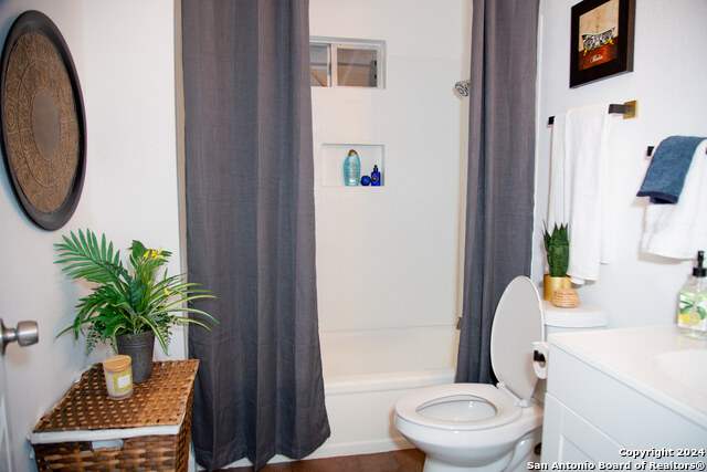 Image 20 of 33 For 219 San Horacio Ave N