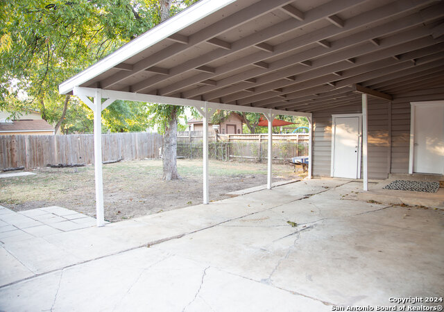 Image 30 of 33 For 219 San Horacio Ave N