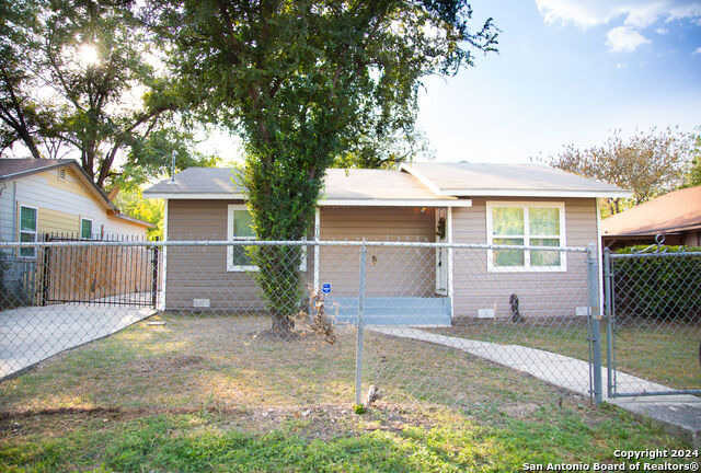 Image 5 of 33 For 219 San Horacio Ave N