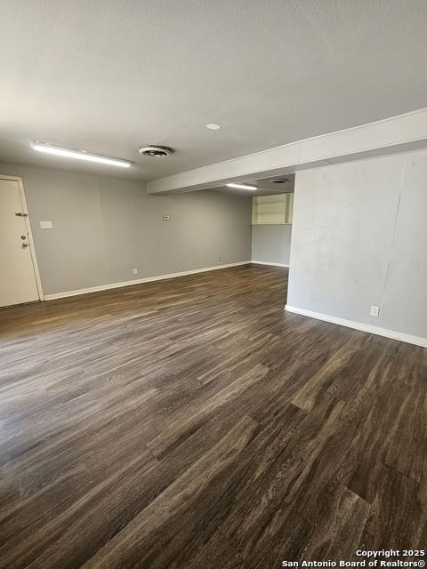 Listing photo id 12 for 5607 Wales