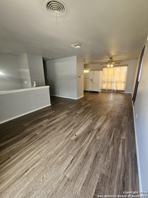 Listing photo id 2 for 5607 Wales