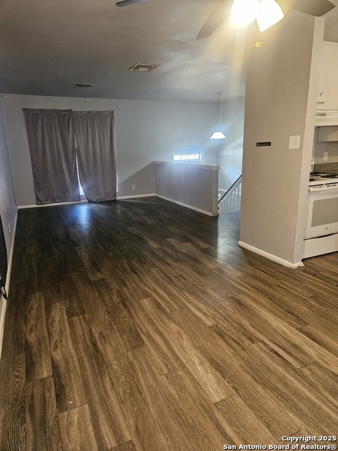 Listing photo id 3 for 5607 Wales