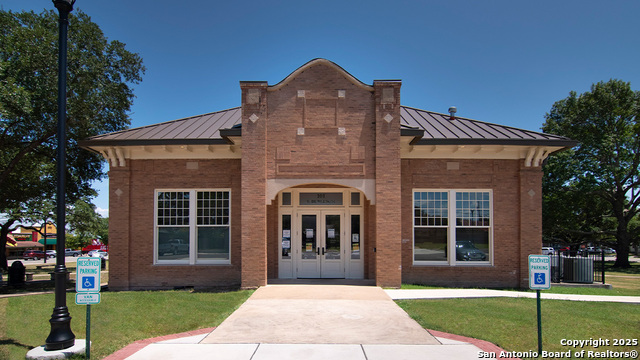 Image 13 of 41 For 226 Shenandoah Drive