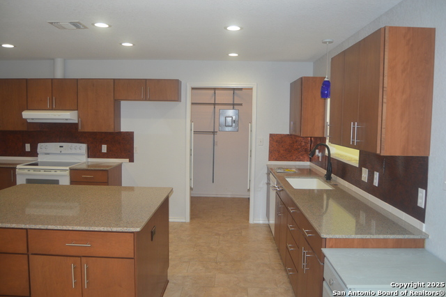 Image 12 of 40 For 14847 Lytle Somerset