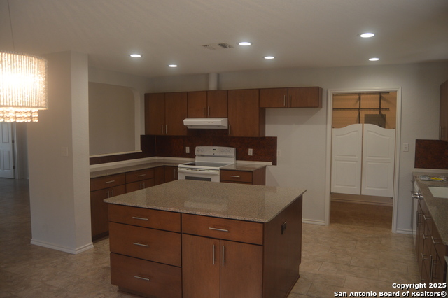 Image 14 of 40 For 14847 Lytle Somerset