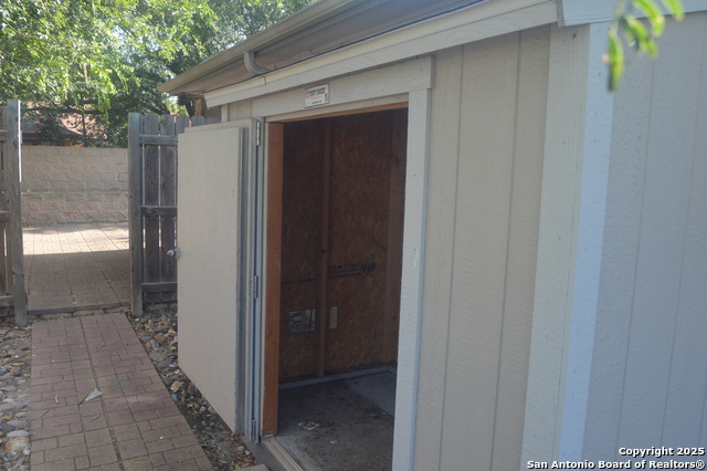 Image 36 of 40 For 14847 Lytle Somerset