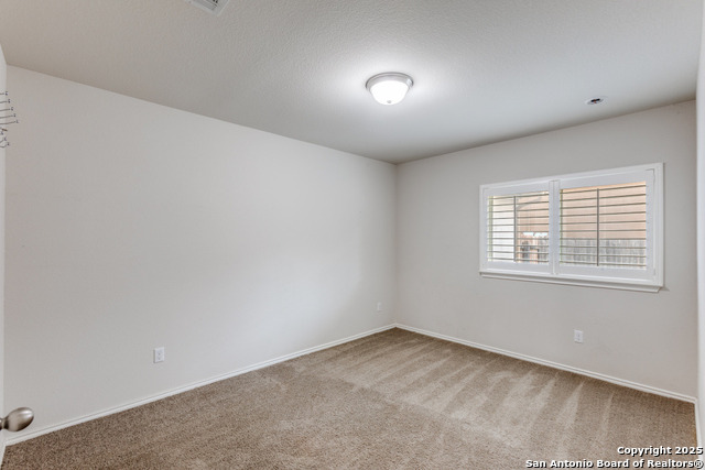 Listing photo id 8 for 19209 Nicole Ln