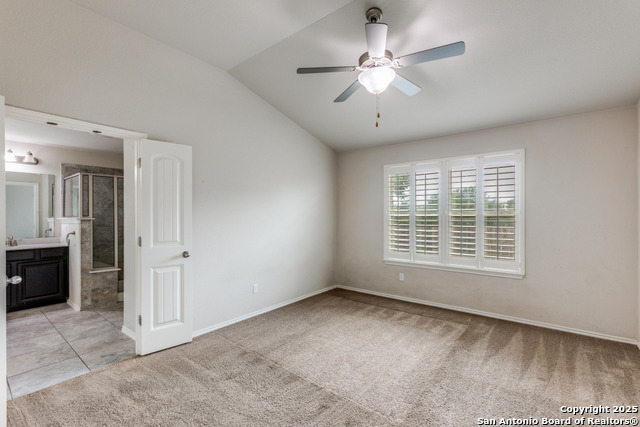 Listing photo id 11 for 19209 Nicole Ln