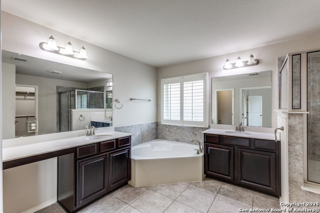 Listing photo id 14 for 19209 Nicole Ln