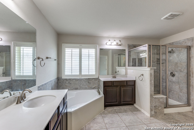 Listing photo id 15 for 19209 Nicole Ln