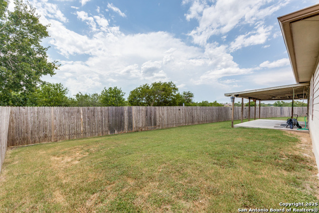 Listing photo id 18 for 19209 Nicole Ln