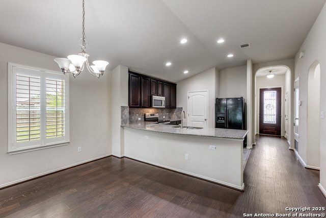 Listing photo id 2 for 19209 Nicole Ln