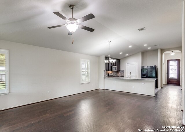 Listing photo id 3 for 19209 Nicole Ln