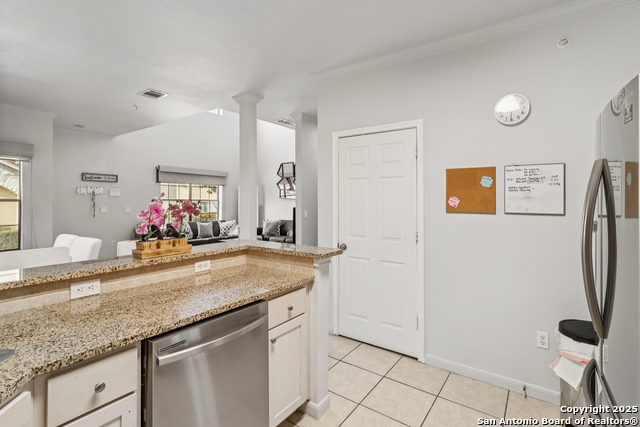 Image 12 of 36 For 6160 Eckhert Rd  Apt 3