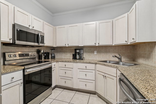Image 13 of 36 For 6160 Eckhert Rd  Apt 3