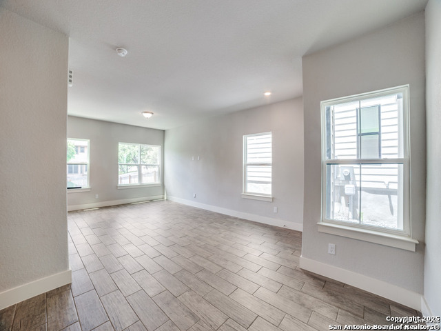 Image 20 of 34 For 16011 Babcock R  #12