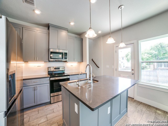 Image 24 of 34 For 16011 Babcock R  #12