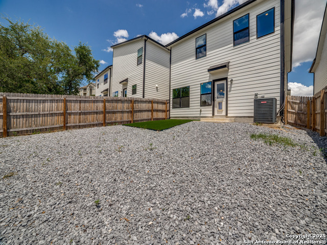 Image 30 of 34 For 16011 Babcock R  #12