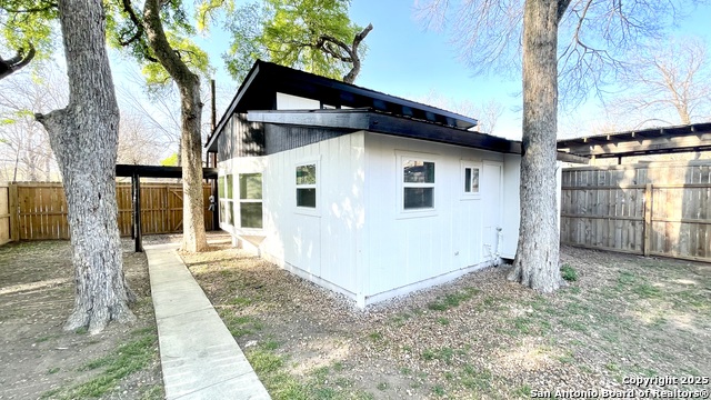 Image 11 of 50 For 1207 Elm Grove Rd